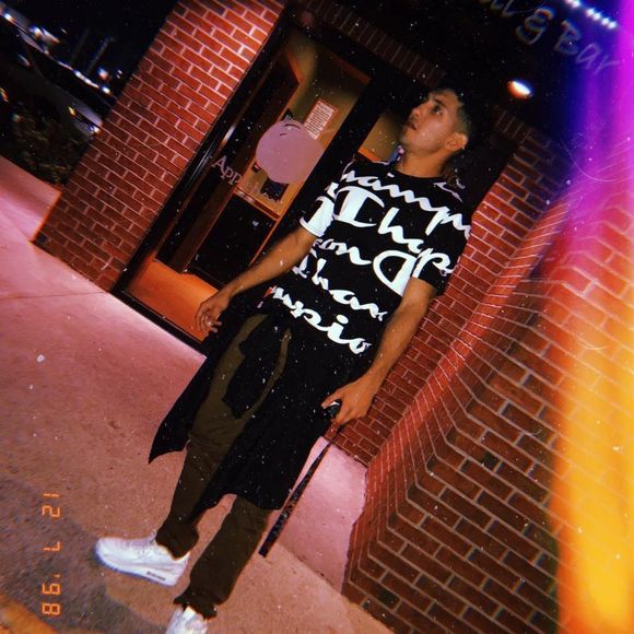 Meet your Posher, Adrian - Picture 1 of 2